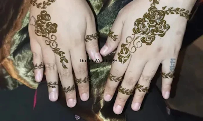 Savani mehndi artist